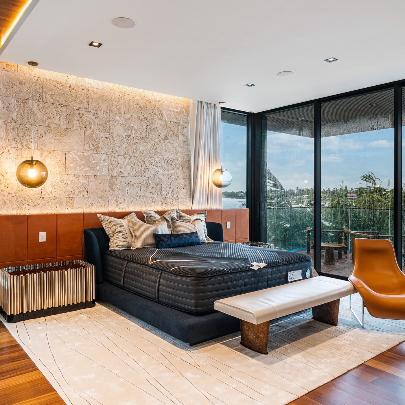 Craft detail — Sabal Luxury Builder 6